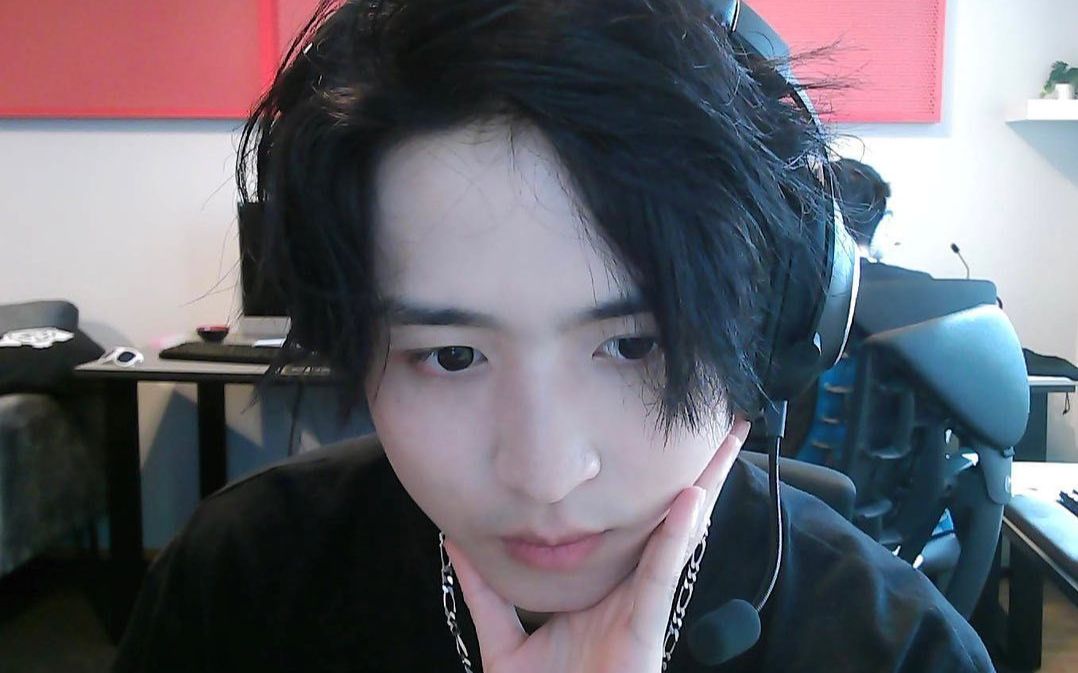 DK横扫PSG，Hanssama打出惊人五杀强强对话小组赛，留下经典瞬间的简单介绍