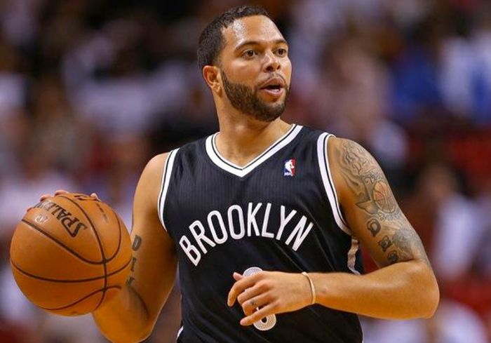 关于BRO险胜G2，Tarzan线上压制力十足顶尖较量八强赛，点燃全场激情的信息