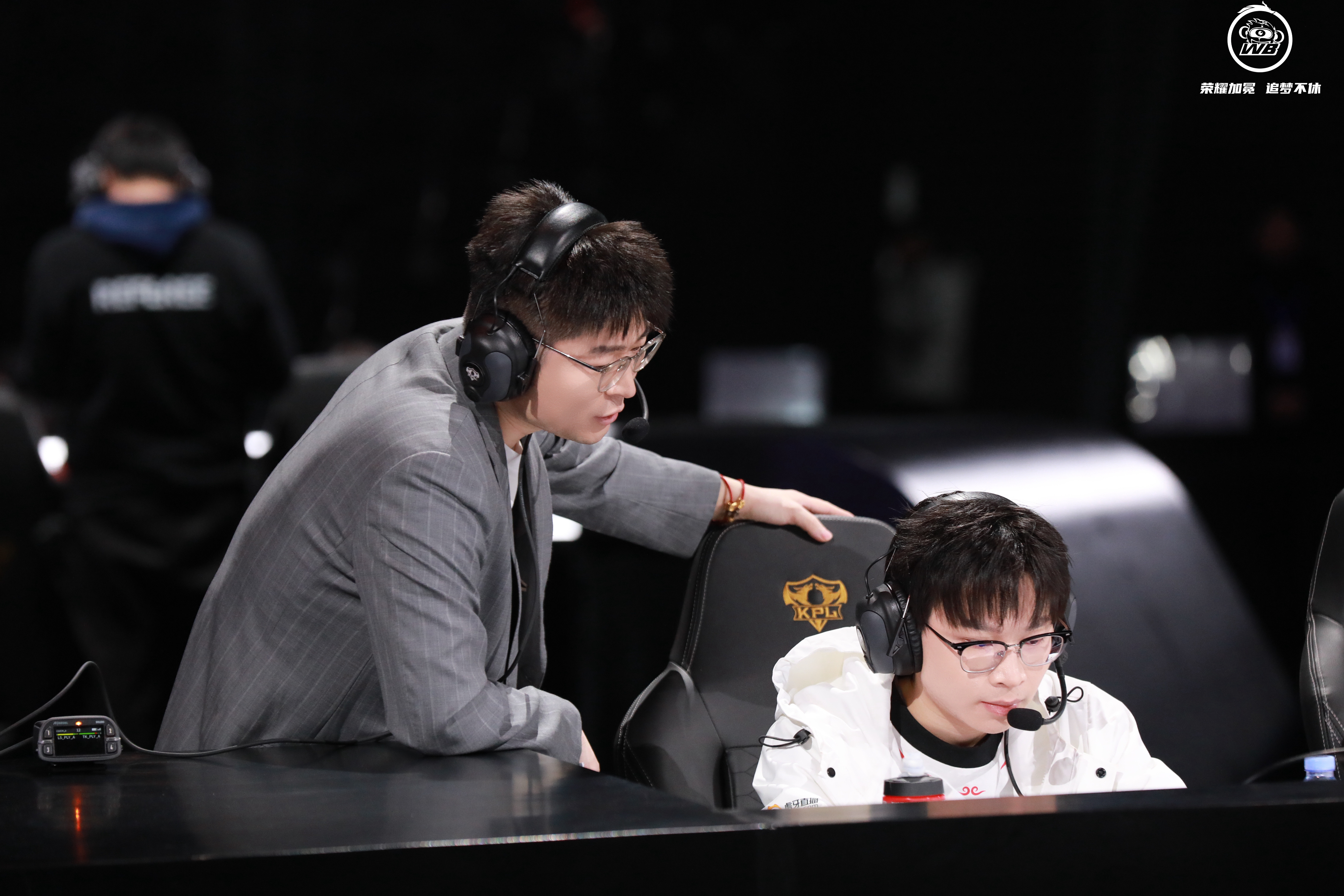 WBG横扫FNC，Oner拿下关键大龙强强对话淘汰赛，让粉丝疯狂欢呼的简单介绍