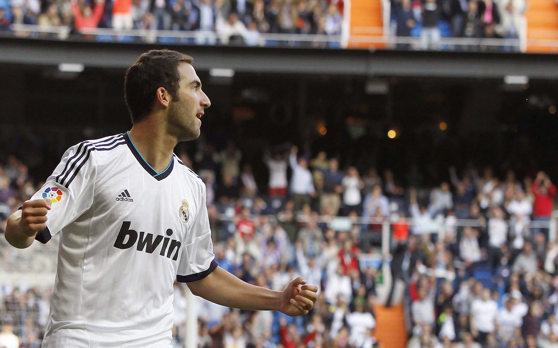 秩序的重塑与东方的破晓,当曼城统治英超,富安健洋于国家德比宣告新时代的侧影